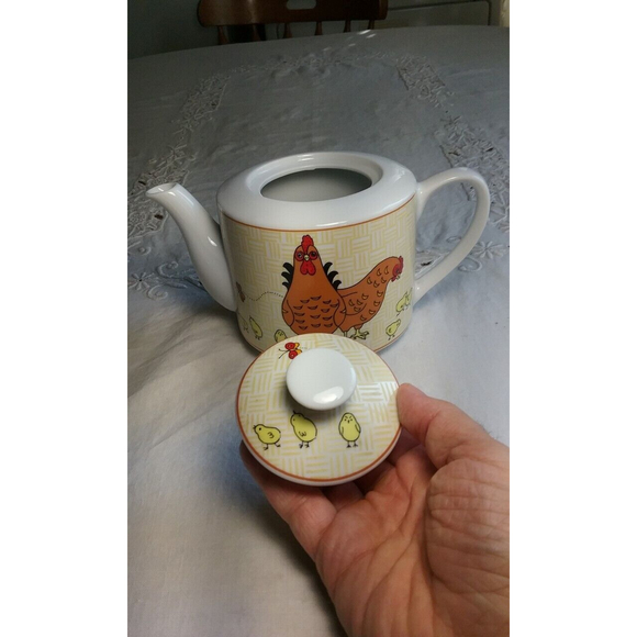 Vintage Porcelain Teapot Hens Chicks and Butterflies by Cameron Japan - Picture 10 of 12